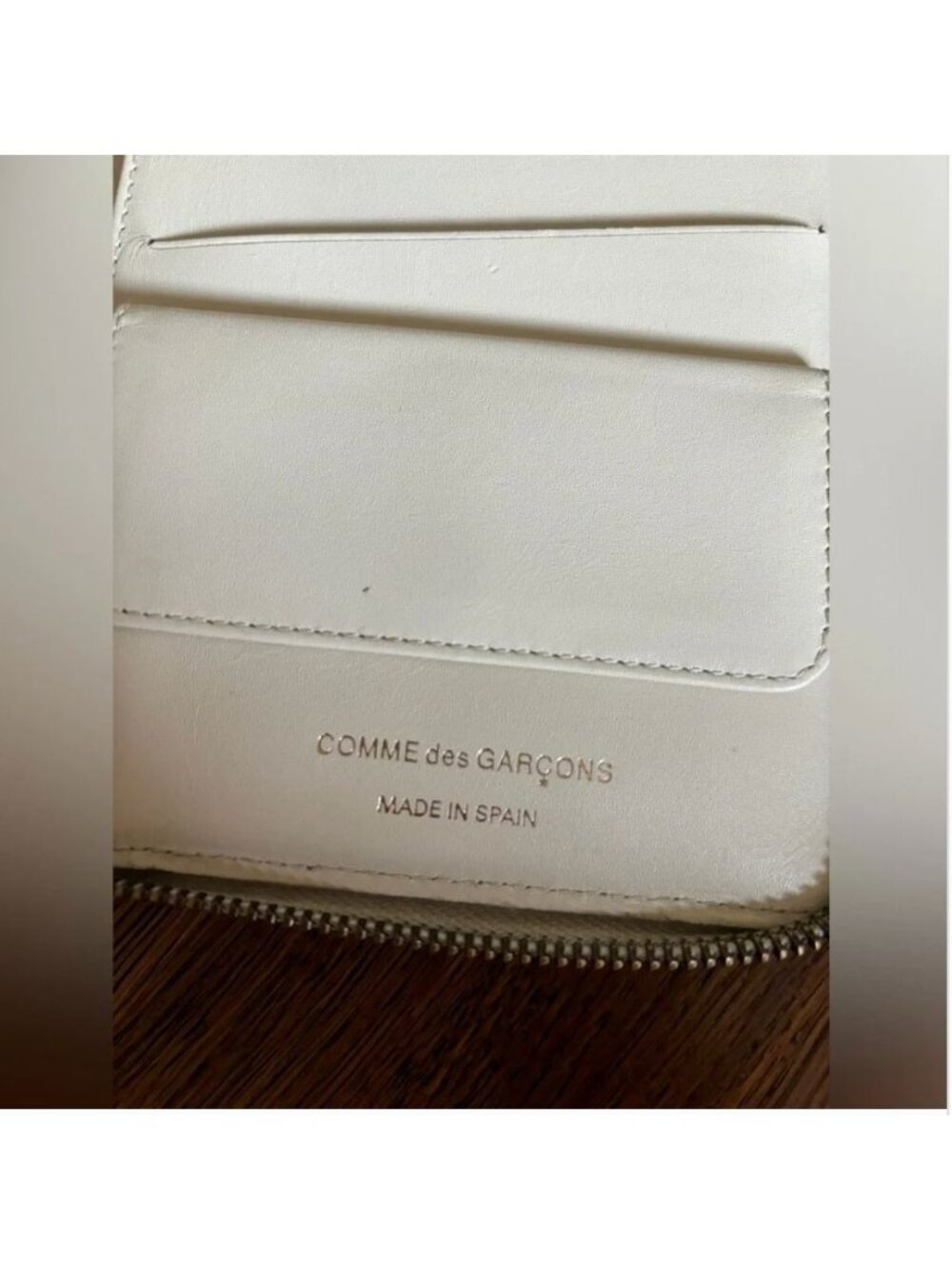 Comme des Garçons Star Embossed Leather Large Zip Wallet - Picture 7 of 15